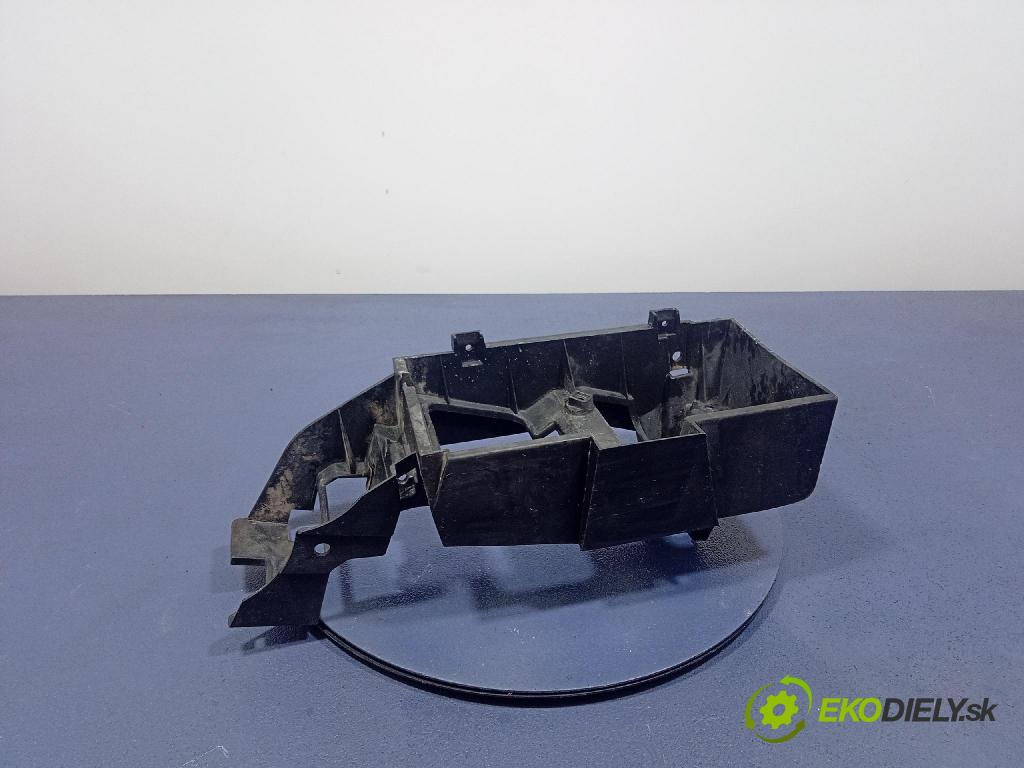 Cadillac Brougham 1993 výstuha Predné: / pas predný 16516185