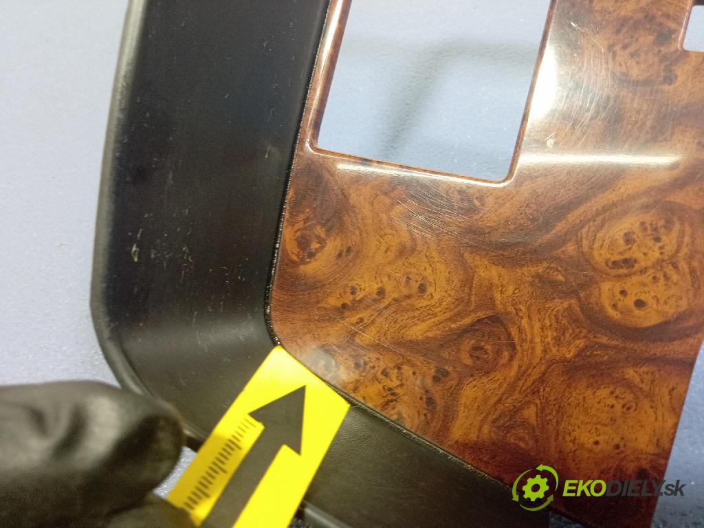 Cadillac Brougham 1993 kryt Plast: Interiéry: 10232597