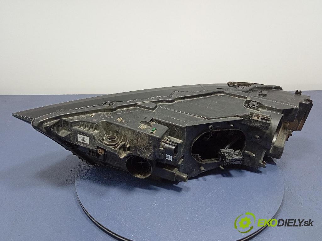 Audi Q7 0 Reflektor: v pravo: 4M0941040D