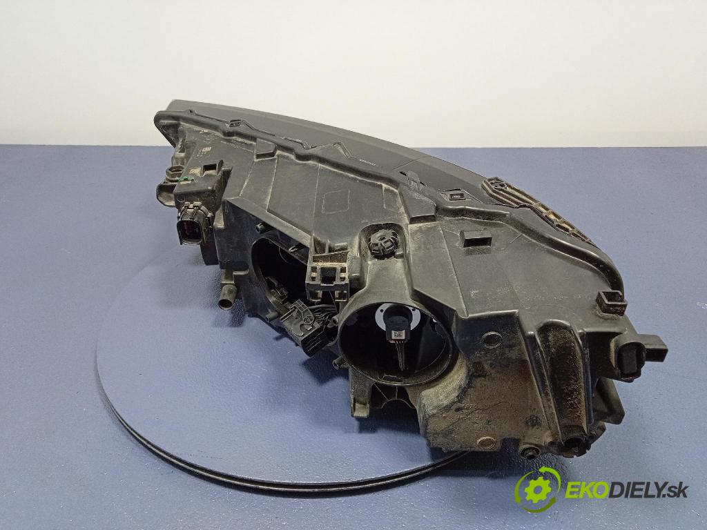 Audi Q7 0 Reflektor: v pravo: 4M0941040D