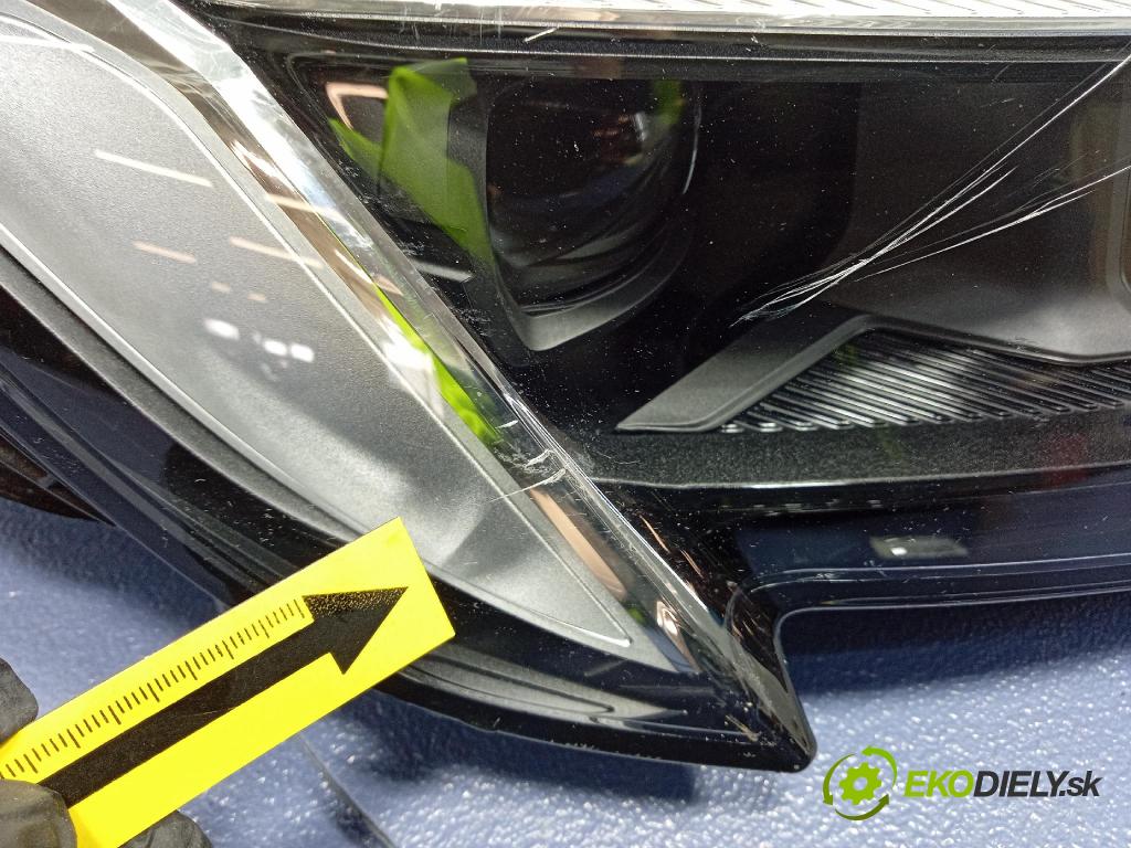 Audi Q7 0 Reflektor: v pravo: 4M0941040D