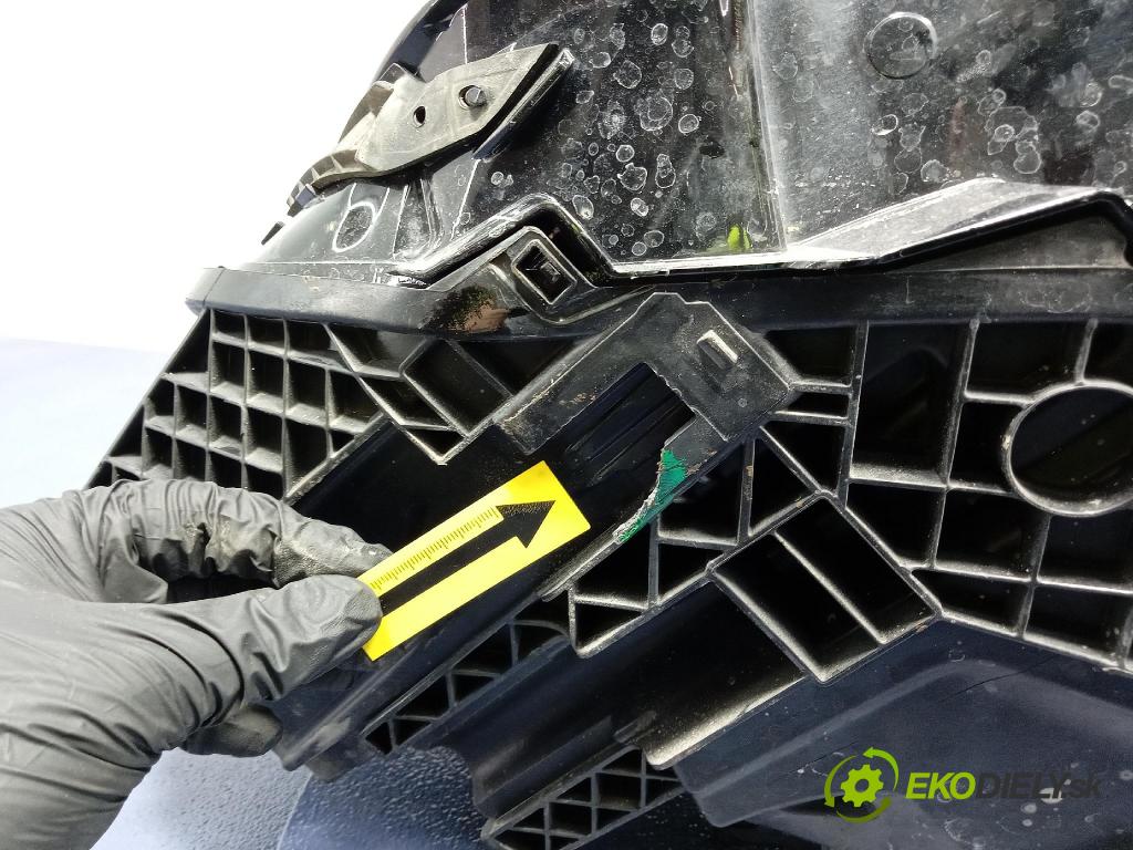 Audi Q7 0 světlo v pravo: 4M0941040D