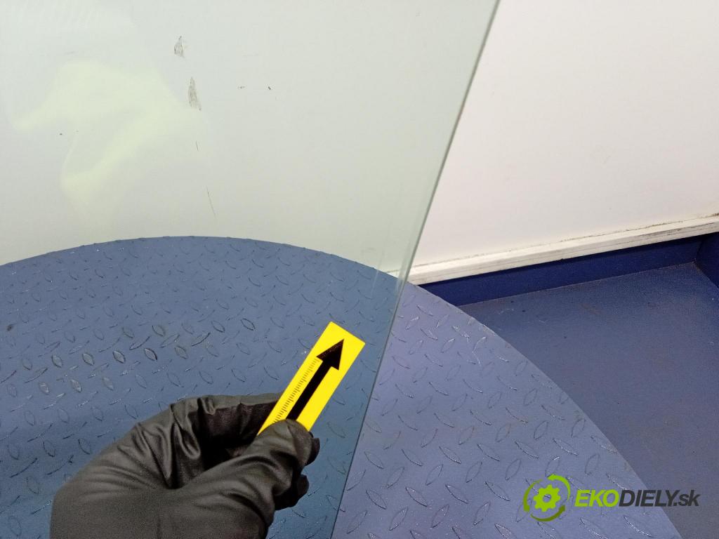 Audi RS Q8 0 sklo dvere Predné ľavá 4M8845022E