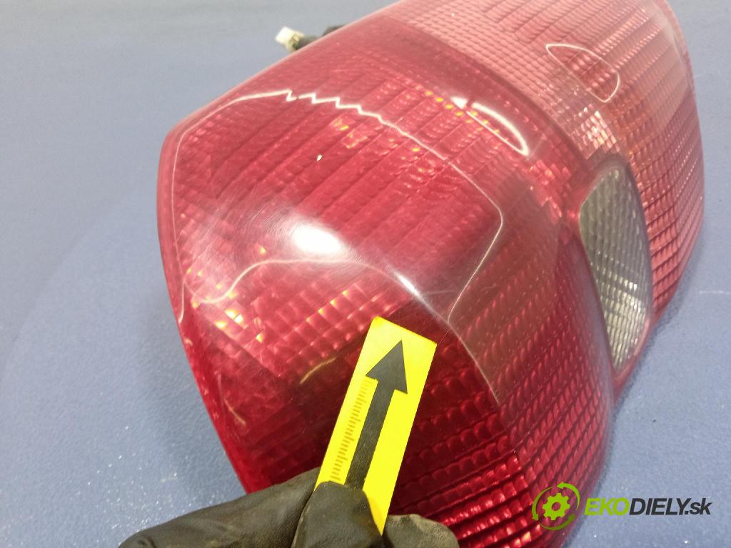 Toyota Rav4 2003 světlo Zad: Práva: Mimo: ICHIKOH 42-26