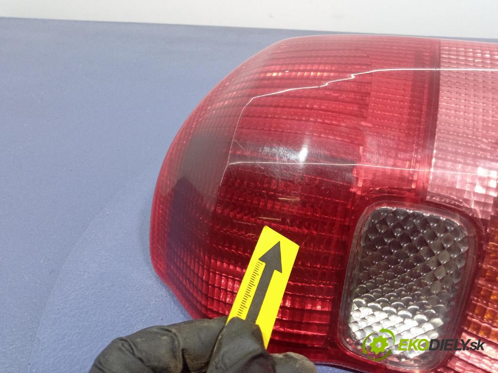 Toyota Rav4 2003 světlo Zad: Práva: Mimo: ICHIKOH 42-26