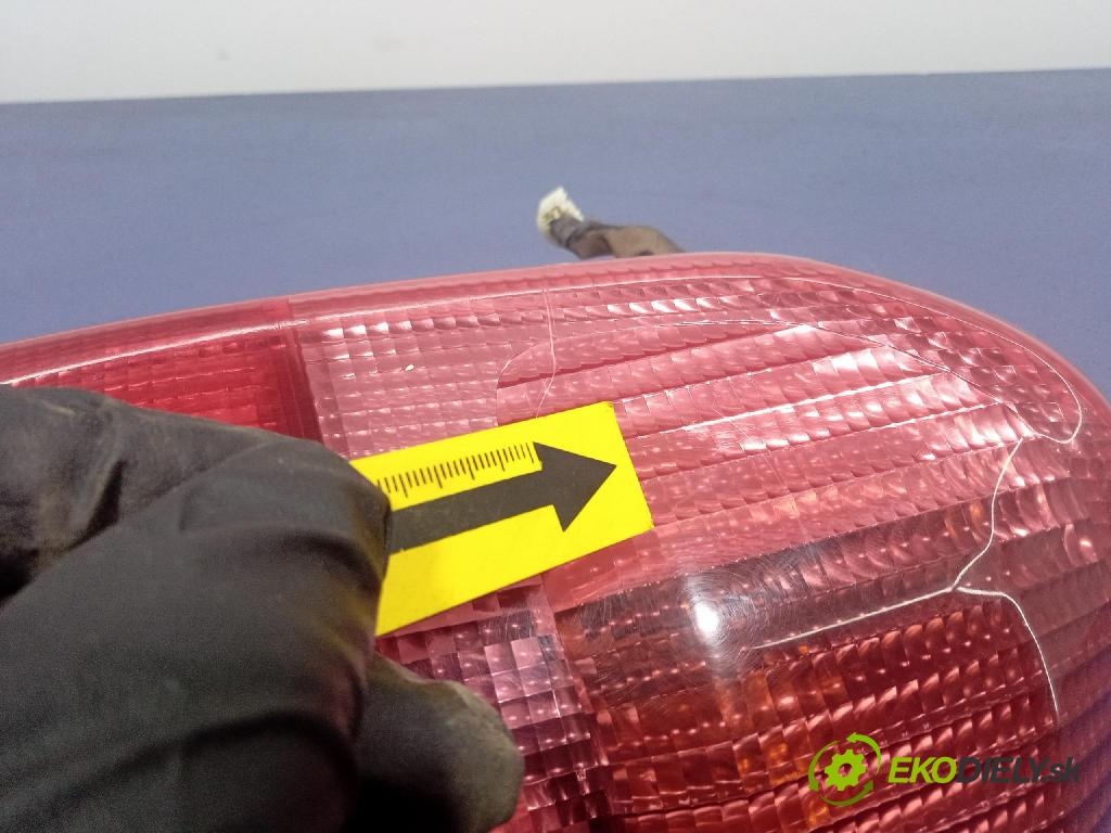 Toyota Rav4 2003 svetlo / reflektor zad Prava: Vonkajsia: ICHIKOH 42-26