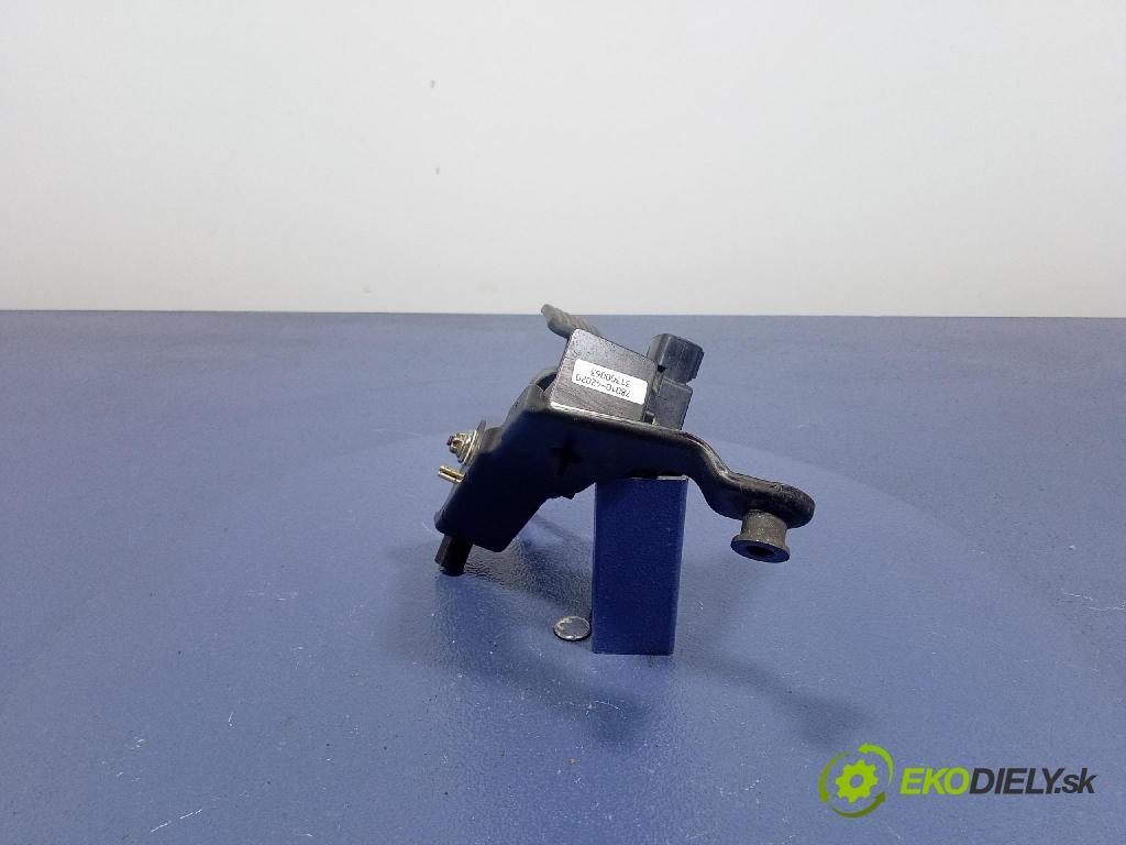 Toyota Rav4 2003 pedal Plyn: 89281-33010