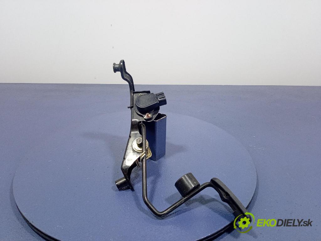 Toyota Rav4 2003 pedal Plyn: 89281-33010