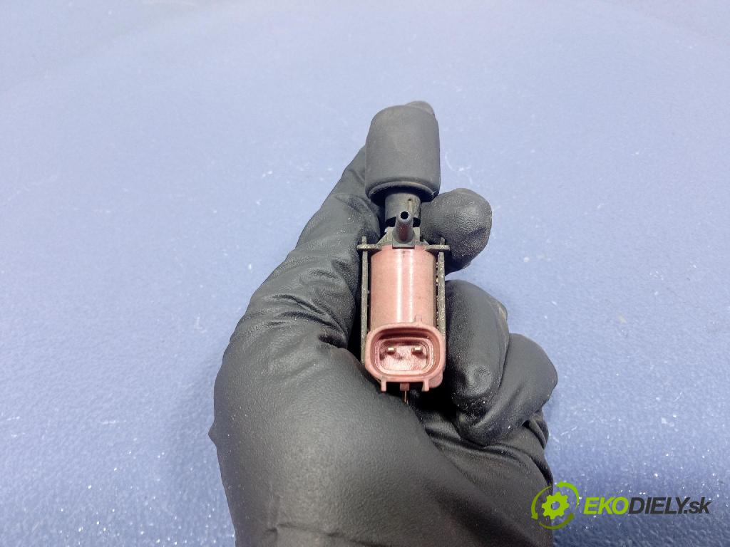 Toyota Rav4 2003 ventil Vákuum: 25860-27010