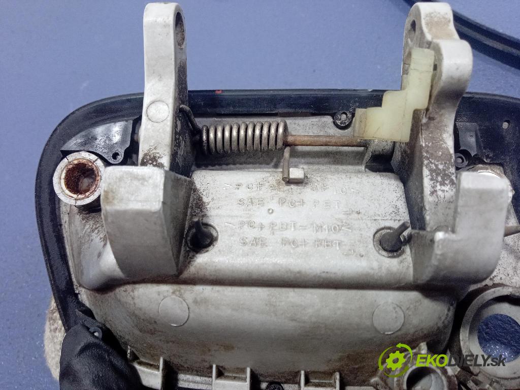 Toyota Rav4 2003 klika Klapky: Zadní: