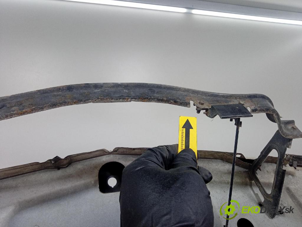 Cadillac Brougham 1993 kapota přední: 