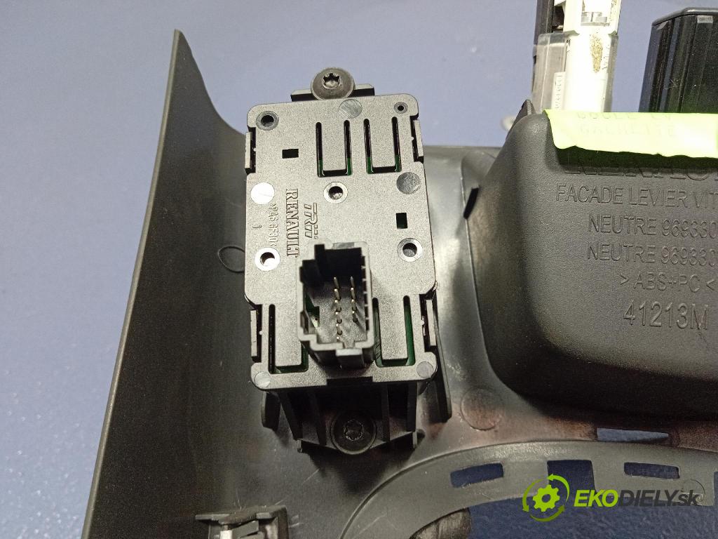 Renault Scenic 2009 kryt Plast: Interiéry: 969330007R