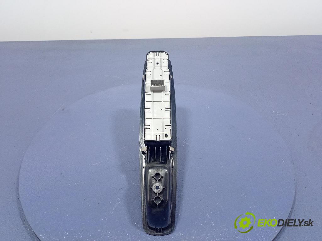 Renault Scenic 2009 prepínač Okná: