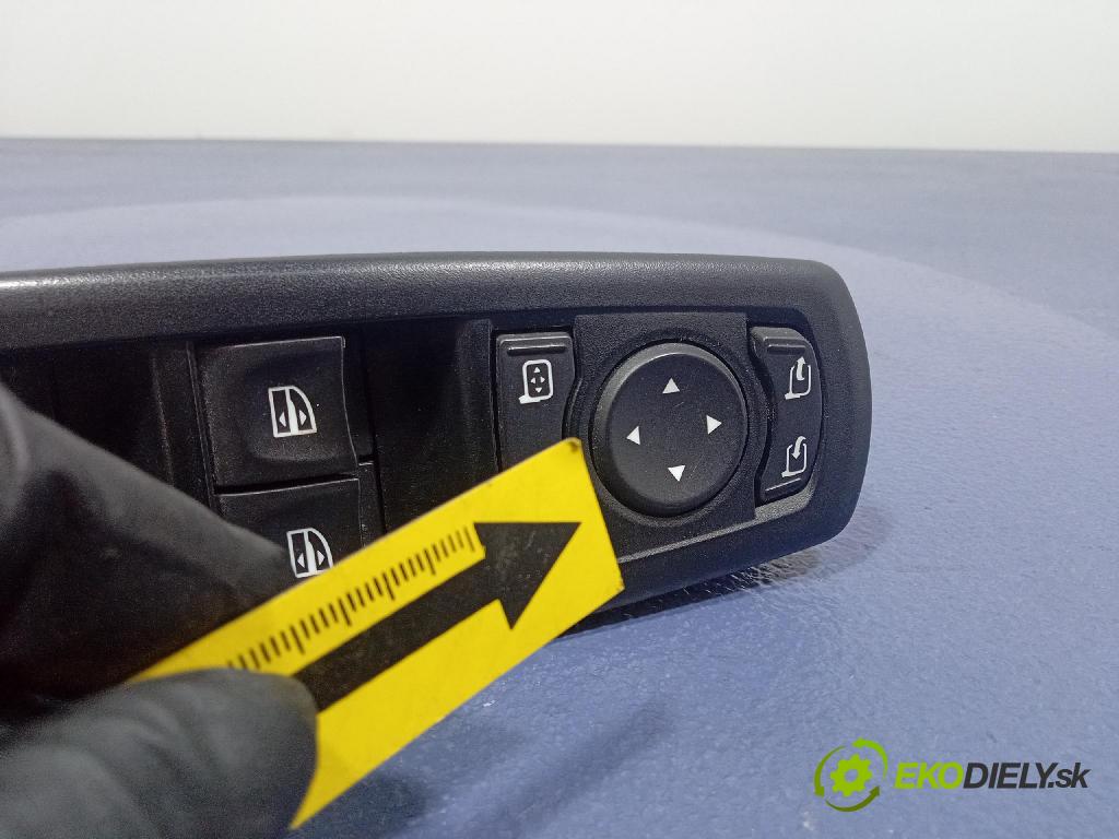 Renault Scenic 2009 prepínač Okná: