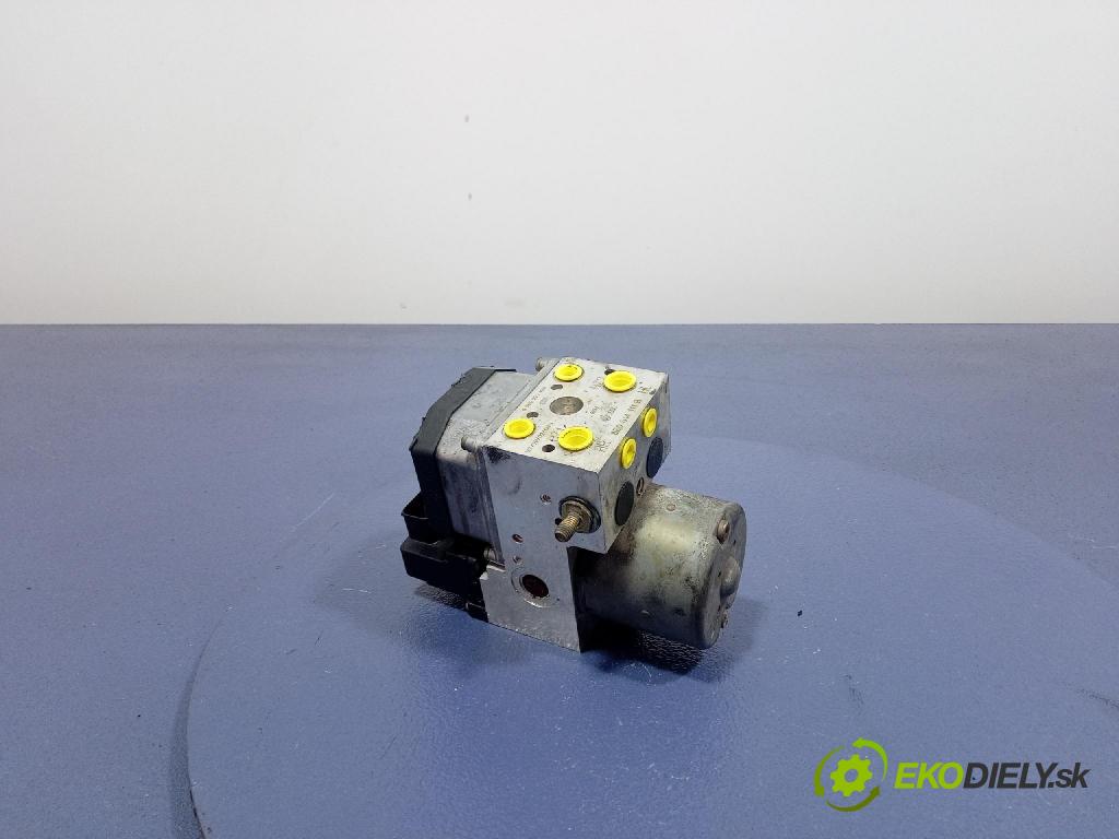 Volkswagen Passat 2001 čerpadlo ABS x 8E0614111B