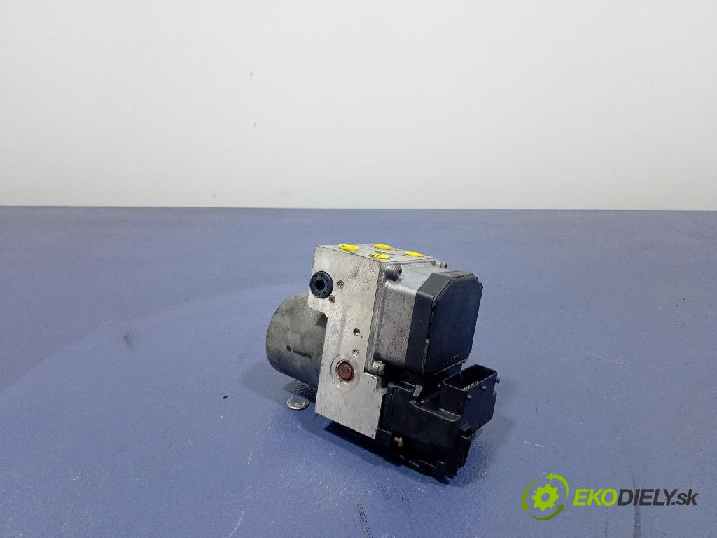 Volkswagen Passat 2001 čerpadlo ABS x 8E0614111B