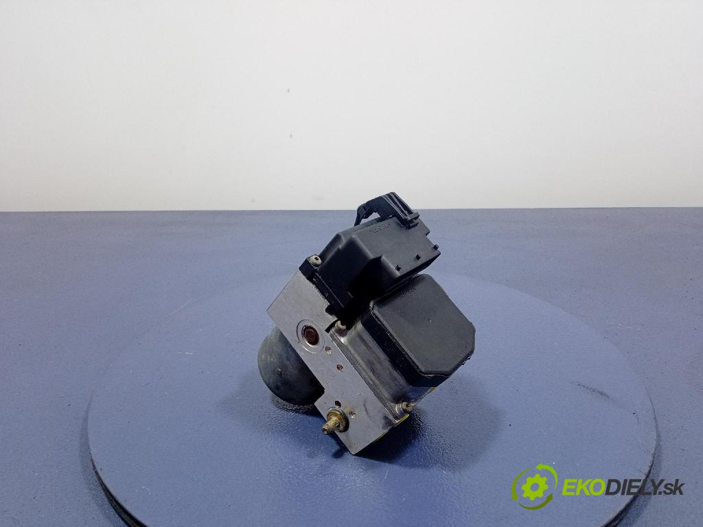 Volkswagen Passat 2001 čerpadlo ABS x 8E0614111B