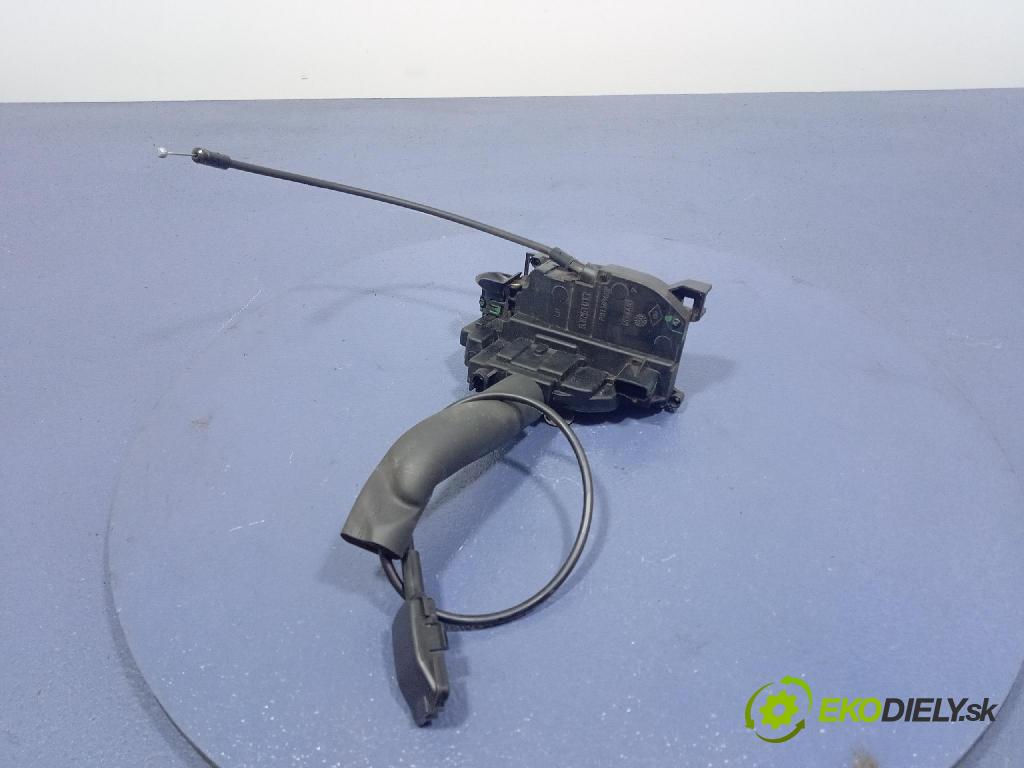 Renault Scenic 2009 zámek dveře před Levý: