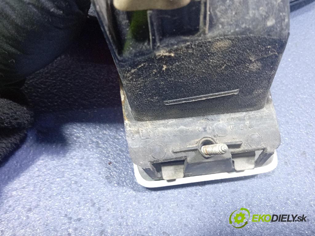 Cadillac Brougham 1993 světlo Zad: Práva: Mimo: 16516418