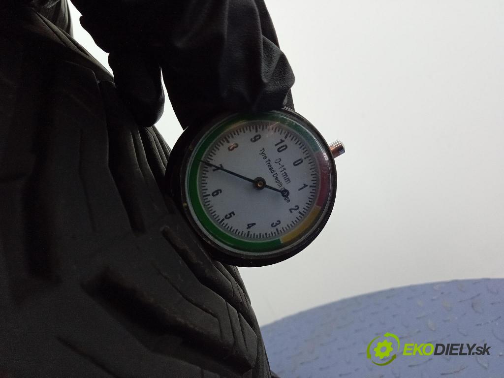 Volkswagen Passat 2001 pneumatiky: Víceúrovňové 3528704458202