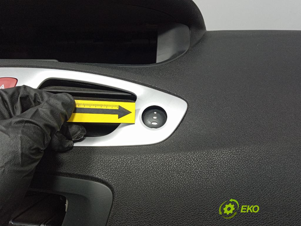 Renault Scenic 2009 kokpit,přistrojova deska 985701921R