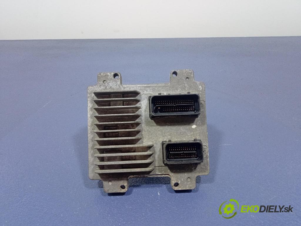 Opel Corsa 2012 řídící jednotka Motor: 55590544