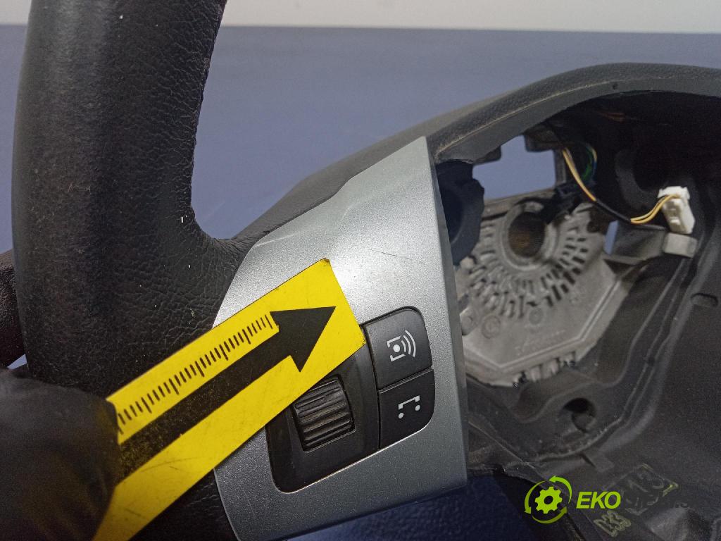 Opel Corsa 2012 volant 13296532