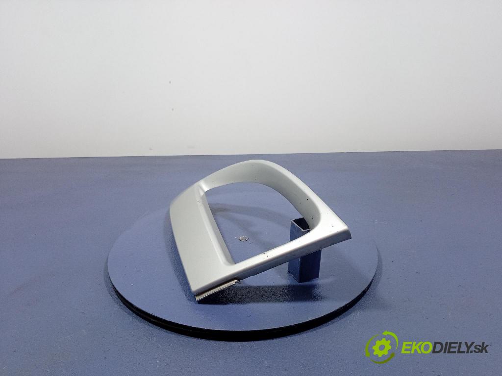 Renault Scenic 2009 lišta narazník