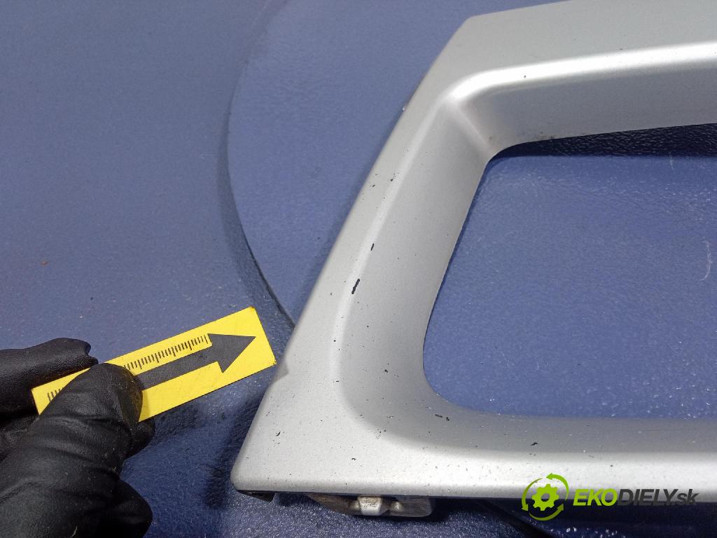 Renault Scenic 2009 lišta narazník