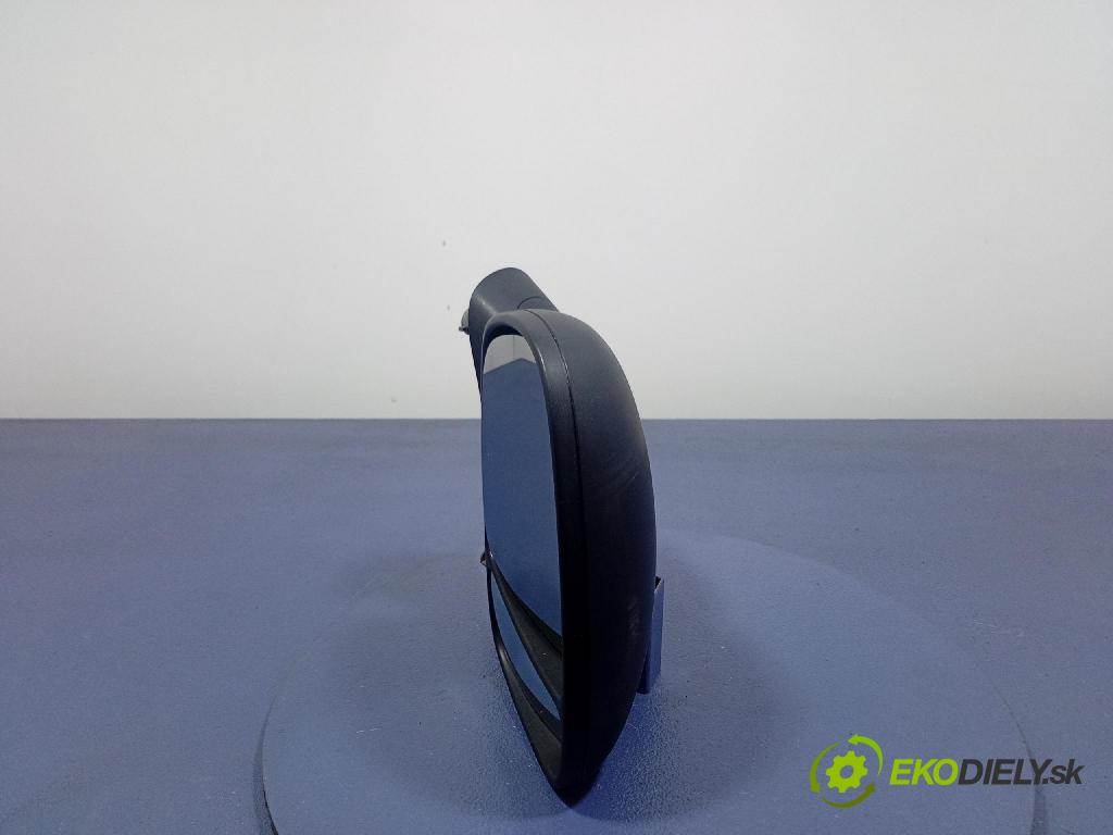 Opel Vivaro 2004 zpětné zrcátko prave