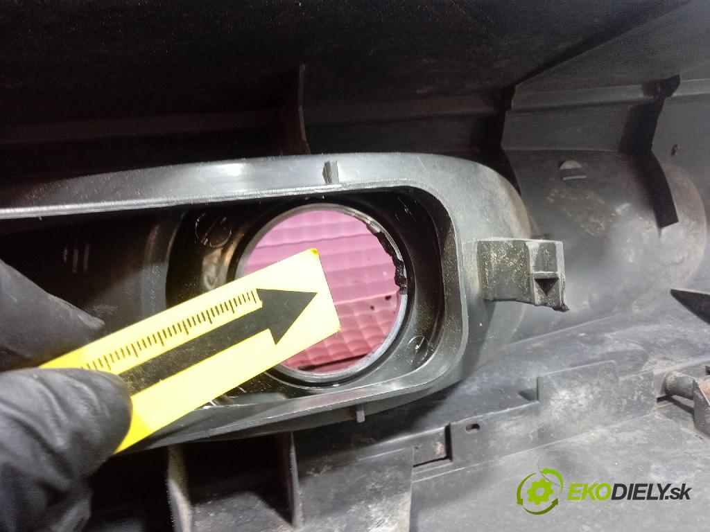 Opel Vivaro 2004 světlo Zad: levá Mimo: