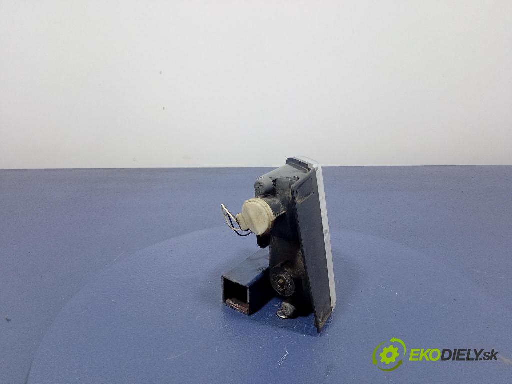 Opel Vivaro 2004 světlo Zad: Práva: Uvnitř