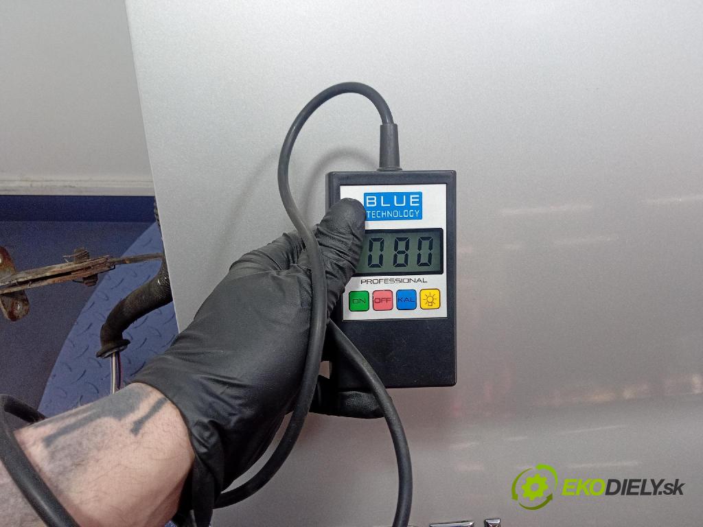 Opel Vivaro 2004 dveře Zad: Vlevo, odjet: