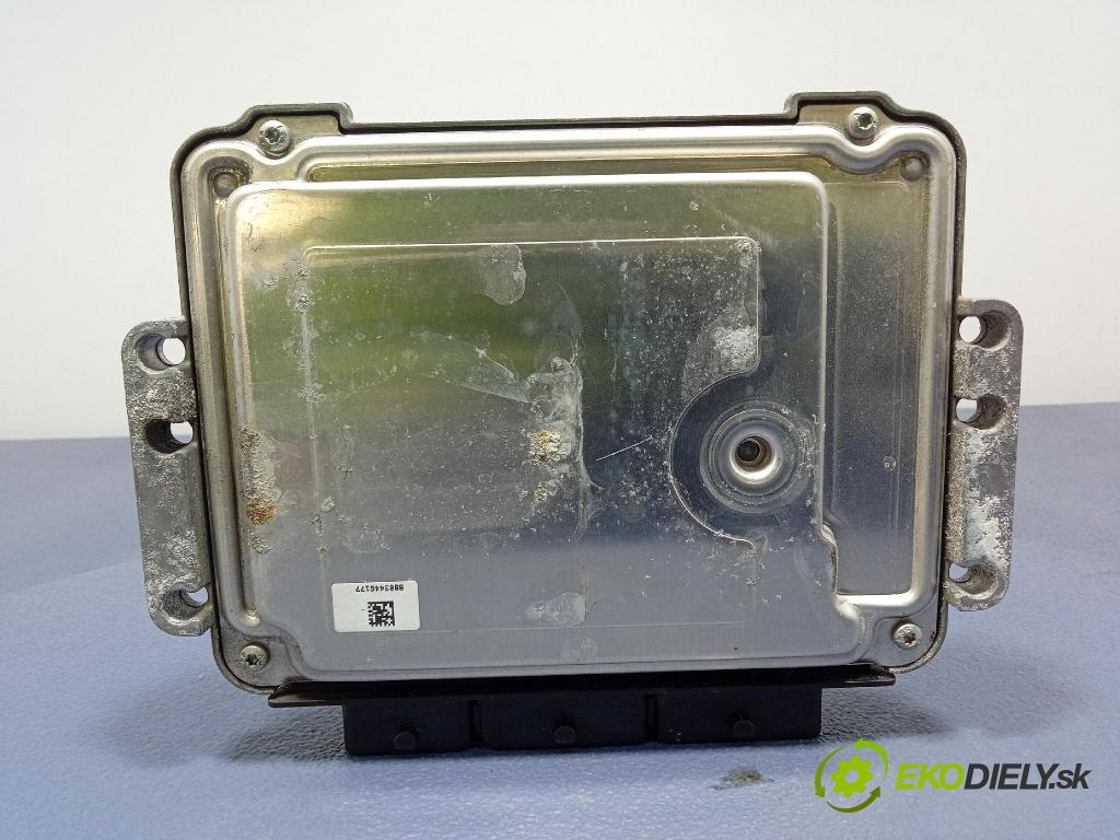 Renault Scenic 2009 řídící jednotka Motor: 237100055R