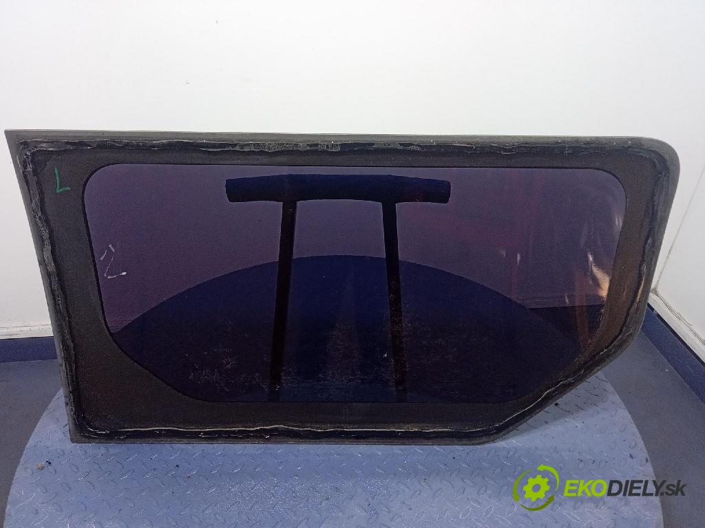 Opel Vivaro 2004 sklo Karosérie: Zad: