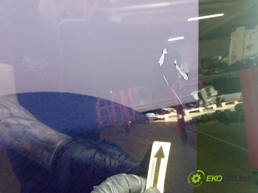 Opel Vivaro 2004 sklo Karosérie: Zad: