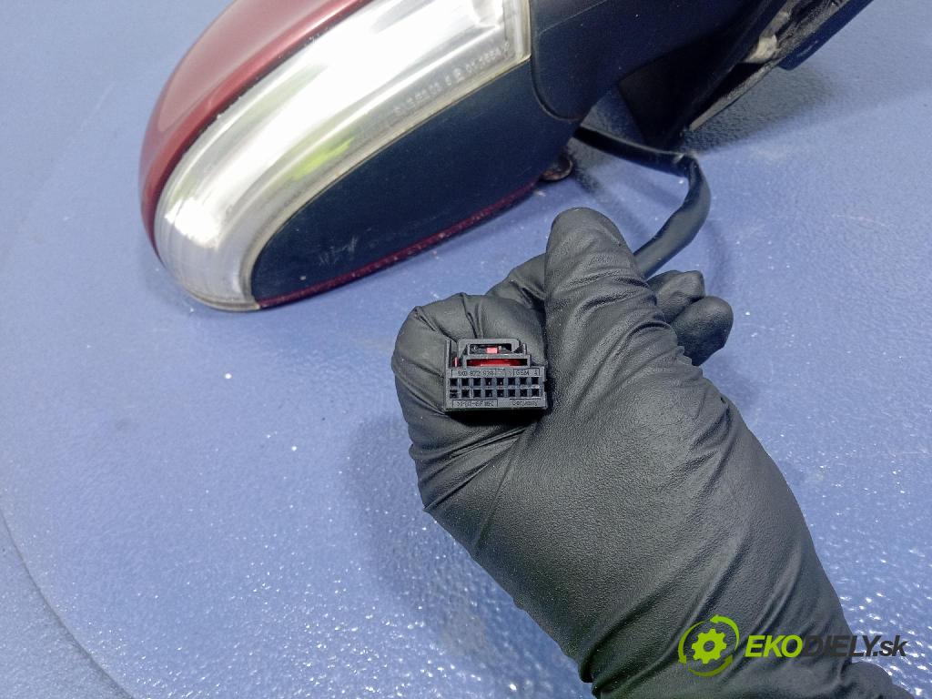 Vw Golf 2003 zpětné zrcátko prave