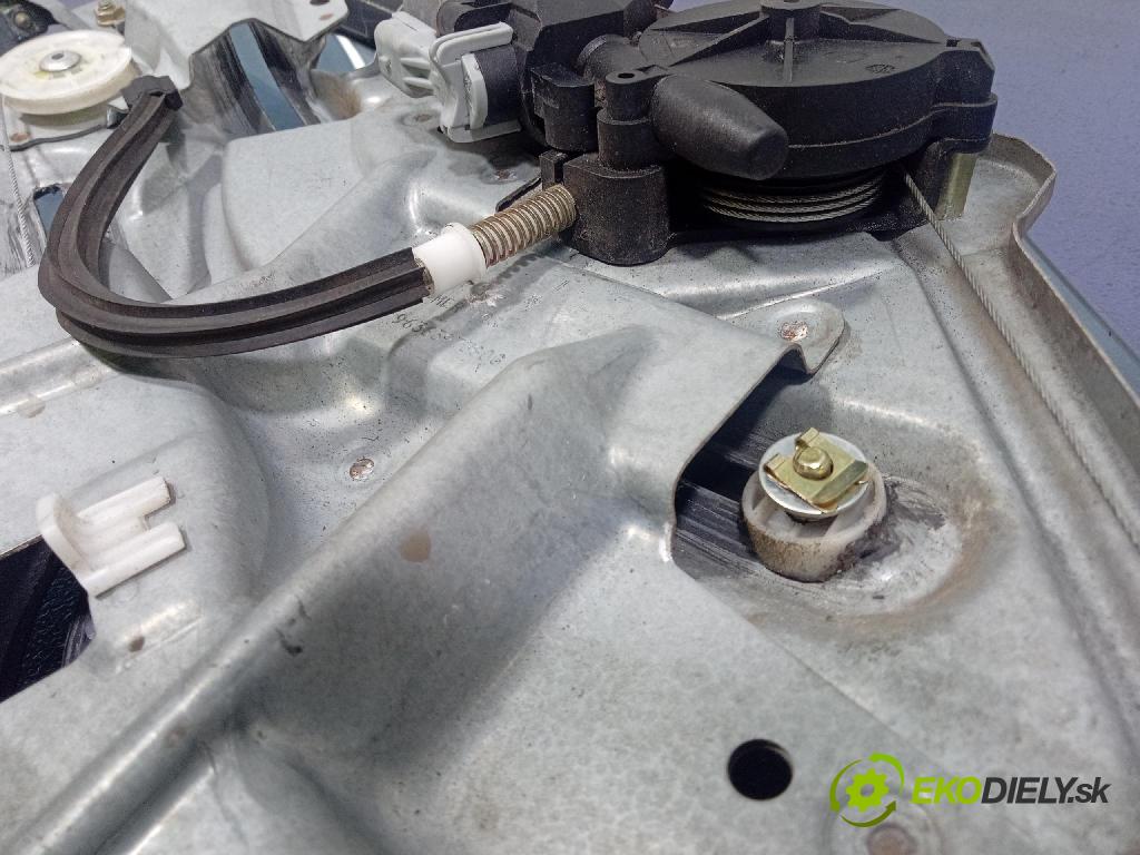 Peugeot 206 2006 mechanismus stahování Sklenka: Zad: Levý: 9636597380