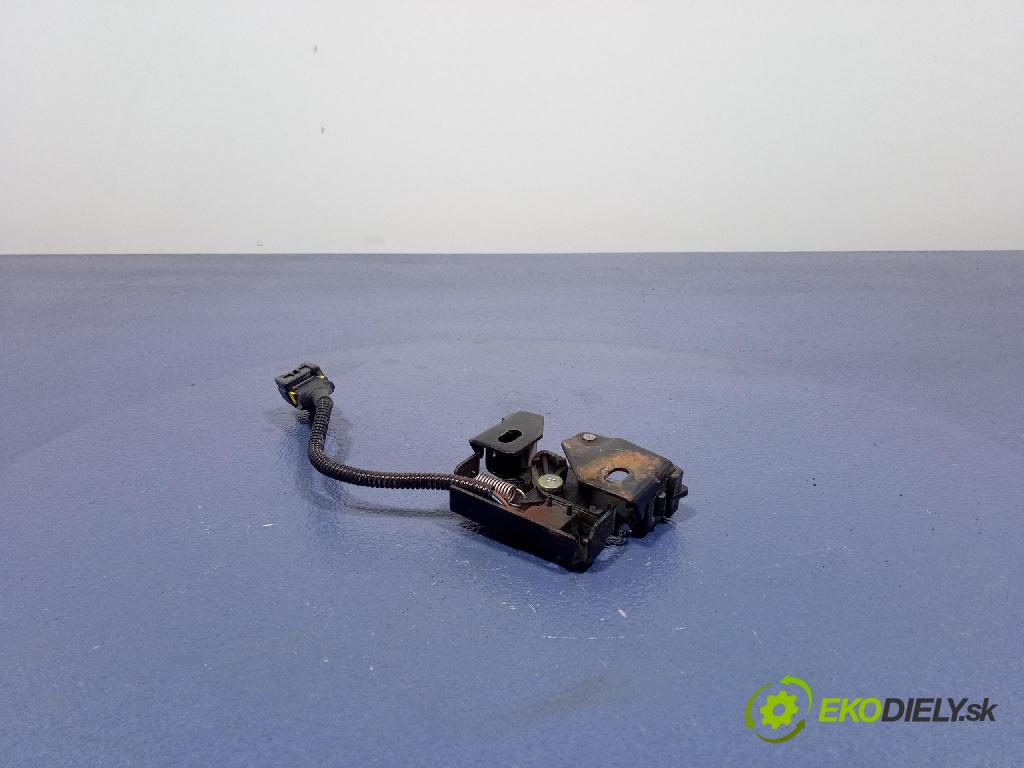 Peugeot 206 2006 zámek Klapky: kufr