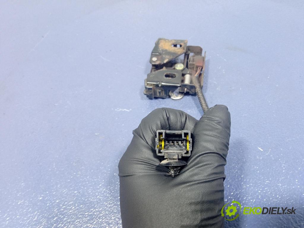 Peugeot 206 2006 zámek Klapky: kufr