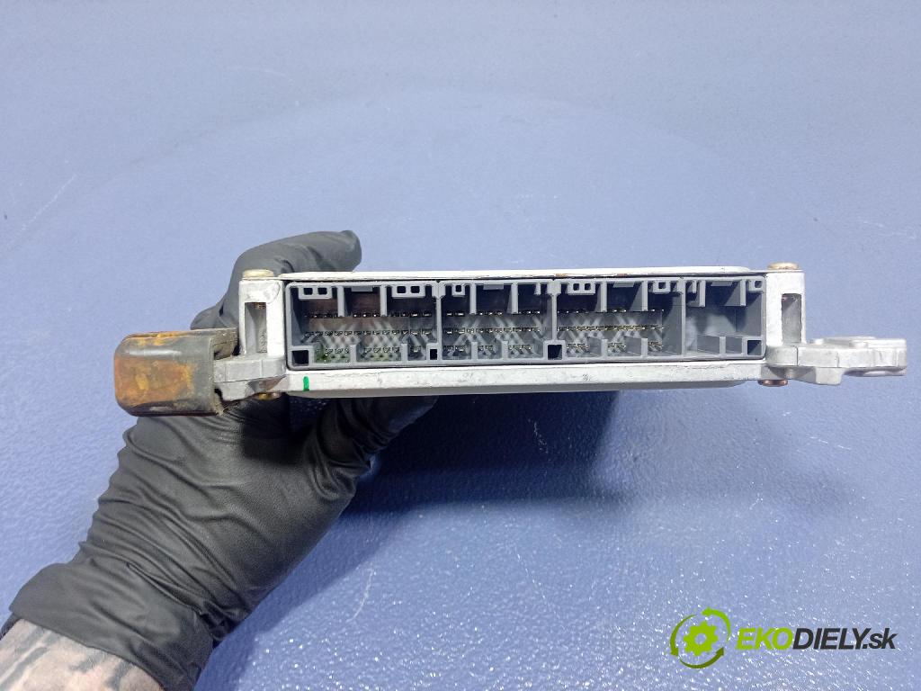 Honda Cr-v 2001 řídící jednotka Motor: 37820-PHK-G21