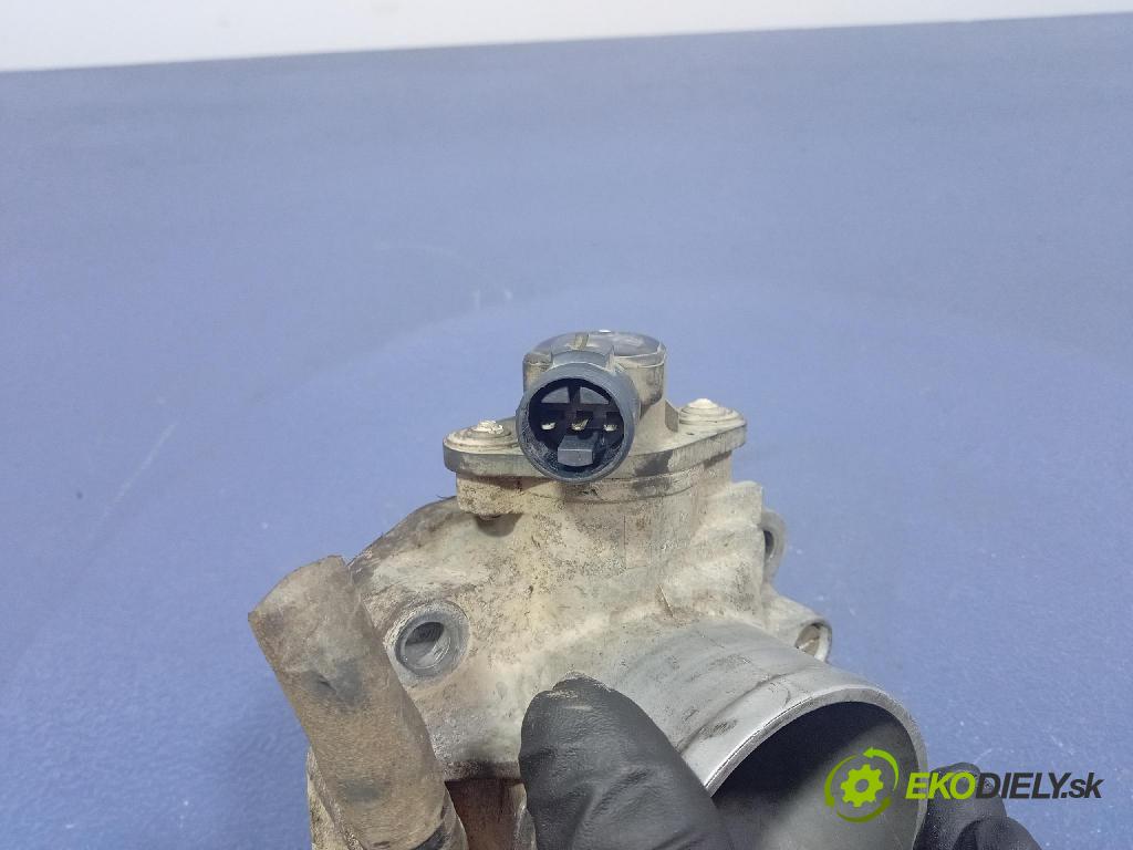 Honda Cr-v 2001 škrticí klapka