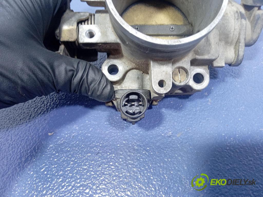 Honda Cr-v 2001 škrticí klapka