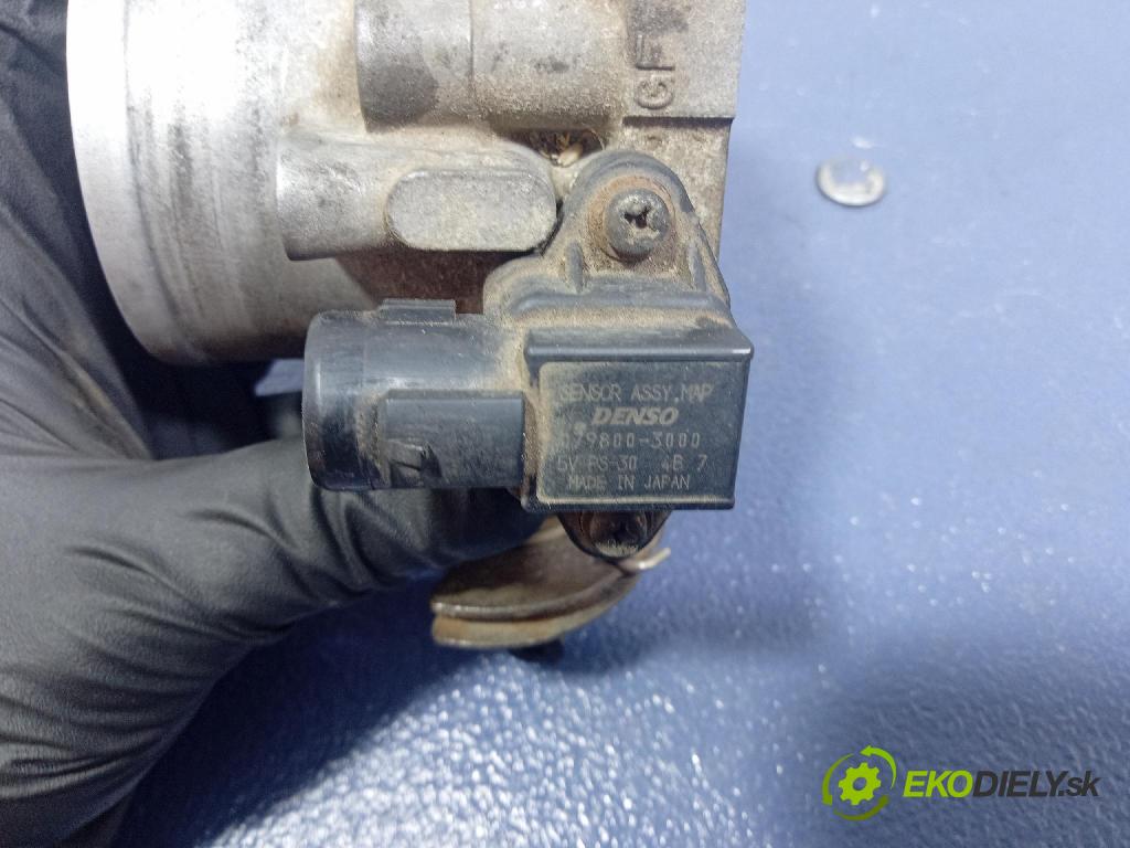 Honda Cr-v 2001 škrticí klapka 