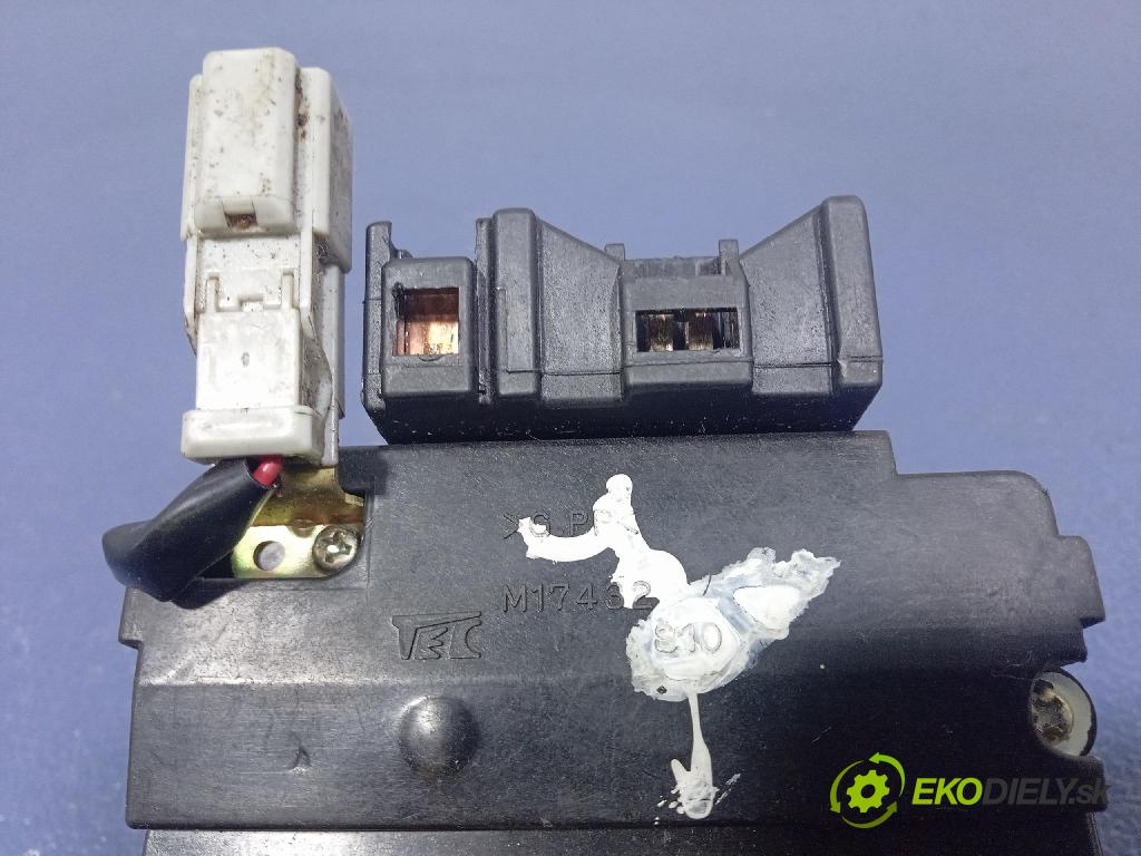 Honda Cr-v 2001 prepínač Okná: M17432