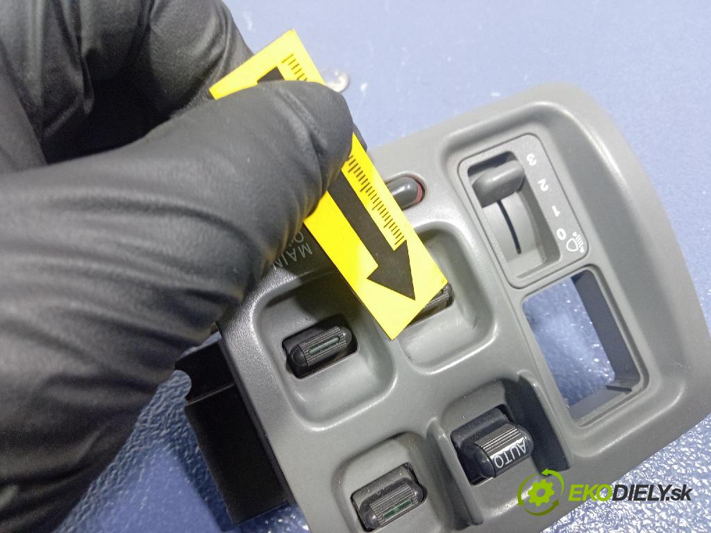 Honda Cr-v 2001 Přepínač Sklenka: M17432