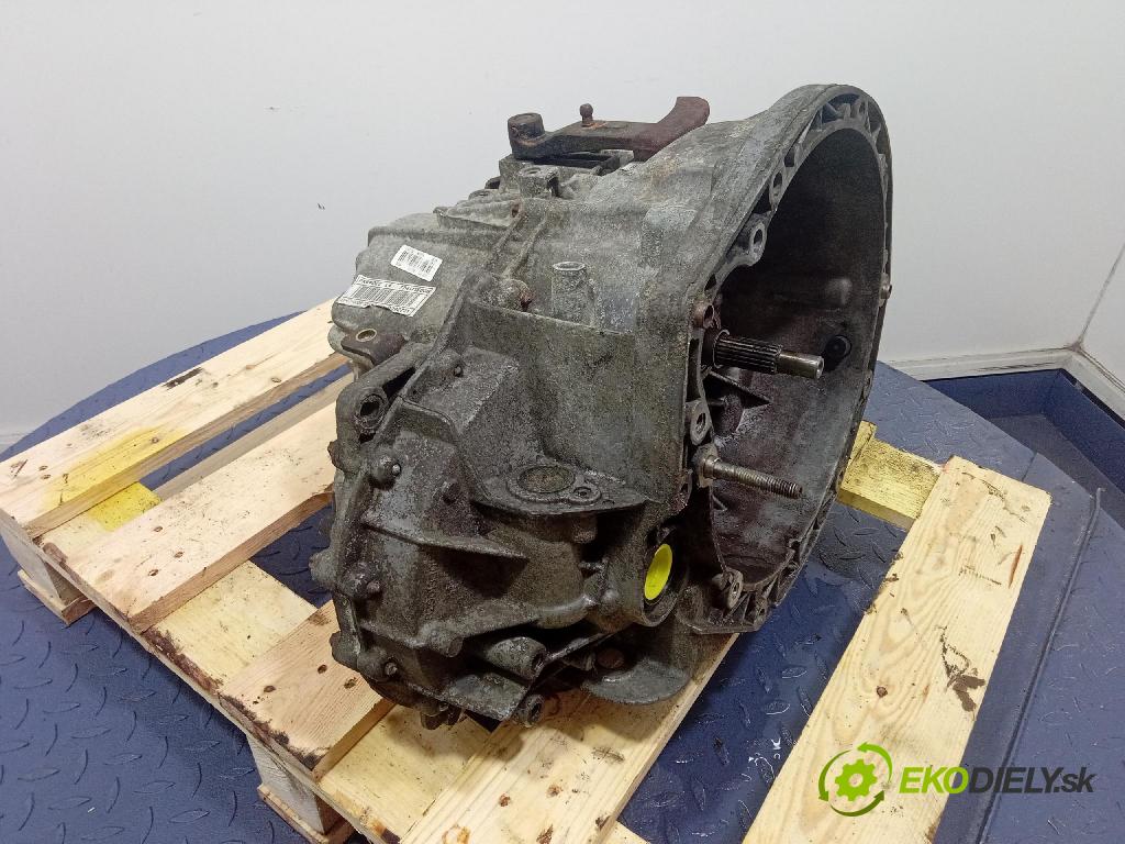 Opel Vivaro 2004 převodovka Ozubené kola: Manualna PK6 025