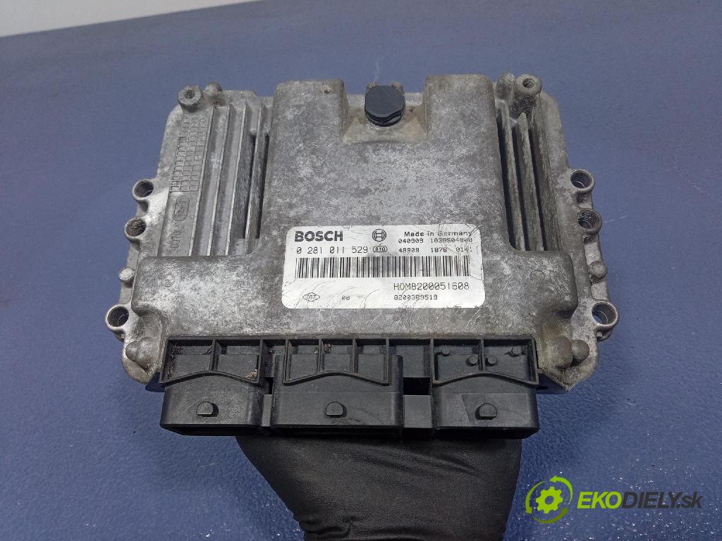 Opel Vivaro 2004 řídící jednotka Motor: 8200051608