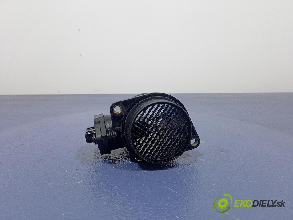 Volkswagen Golf 1998 váha vzduchu 037906461C