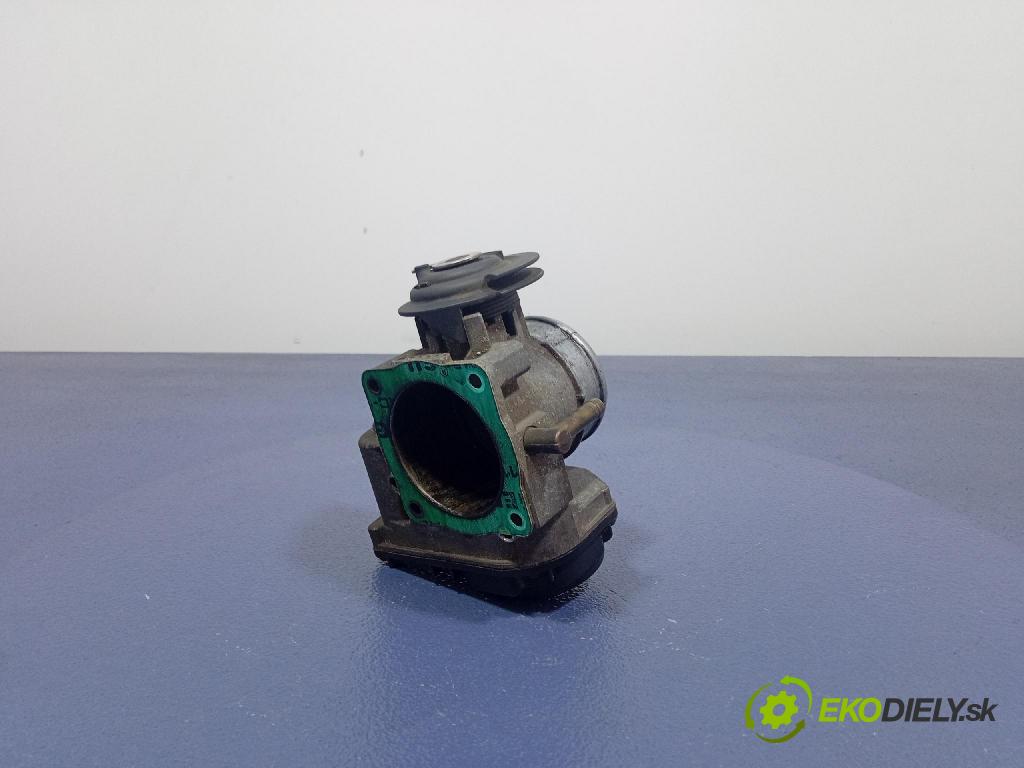 Volkswagen Golf 1998 škrticí klapka 06A133063G